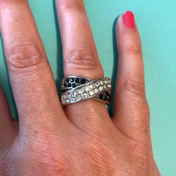 Costume Ring - Picture 2 of 2